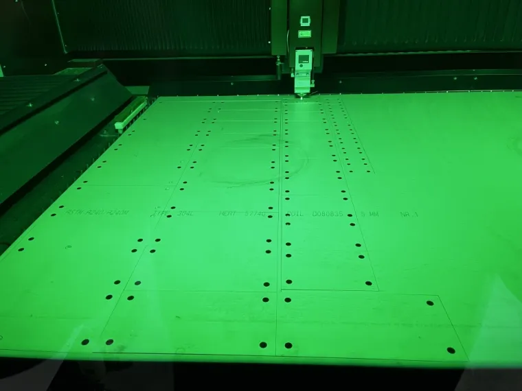 Découpe laser de platines Inox , Lille, 2S SERVICES